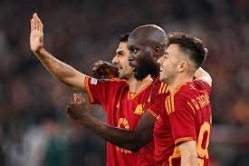 لوكاكو يثني على دور روما