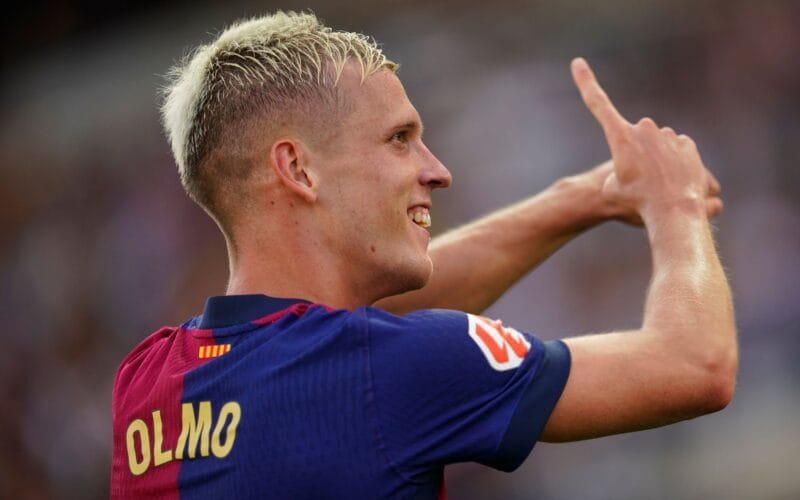 برشلونة يقترب من حل أزمة تسجيل داني أولمو وباو فيكتور