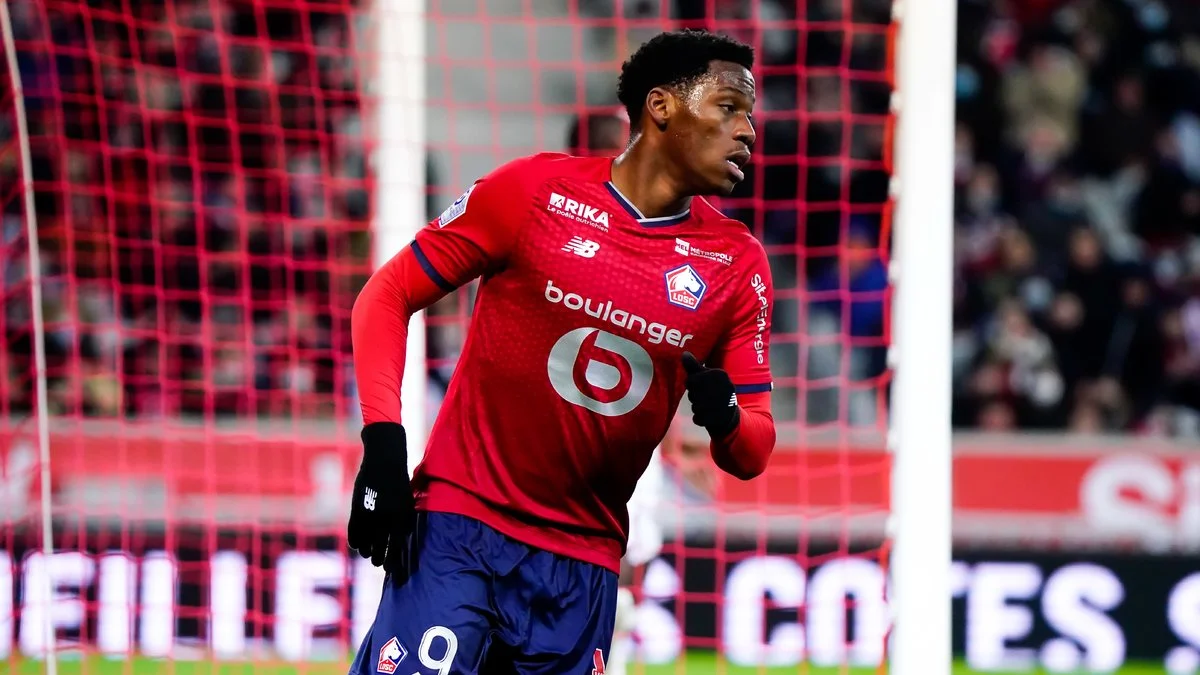 بايرن ميونخ يستهدف الكندي جوناثان ديفيد لتعزيز هجومه