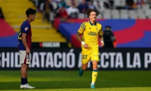 برشلونة يسقط أمام لاس بالماس ويواصل نزيف النقاط في الليجا